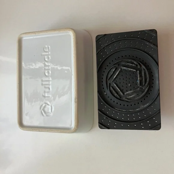 Full Circle Bubble Up Ceramic Soap Dish - Picture 2 of 7